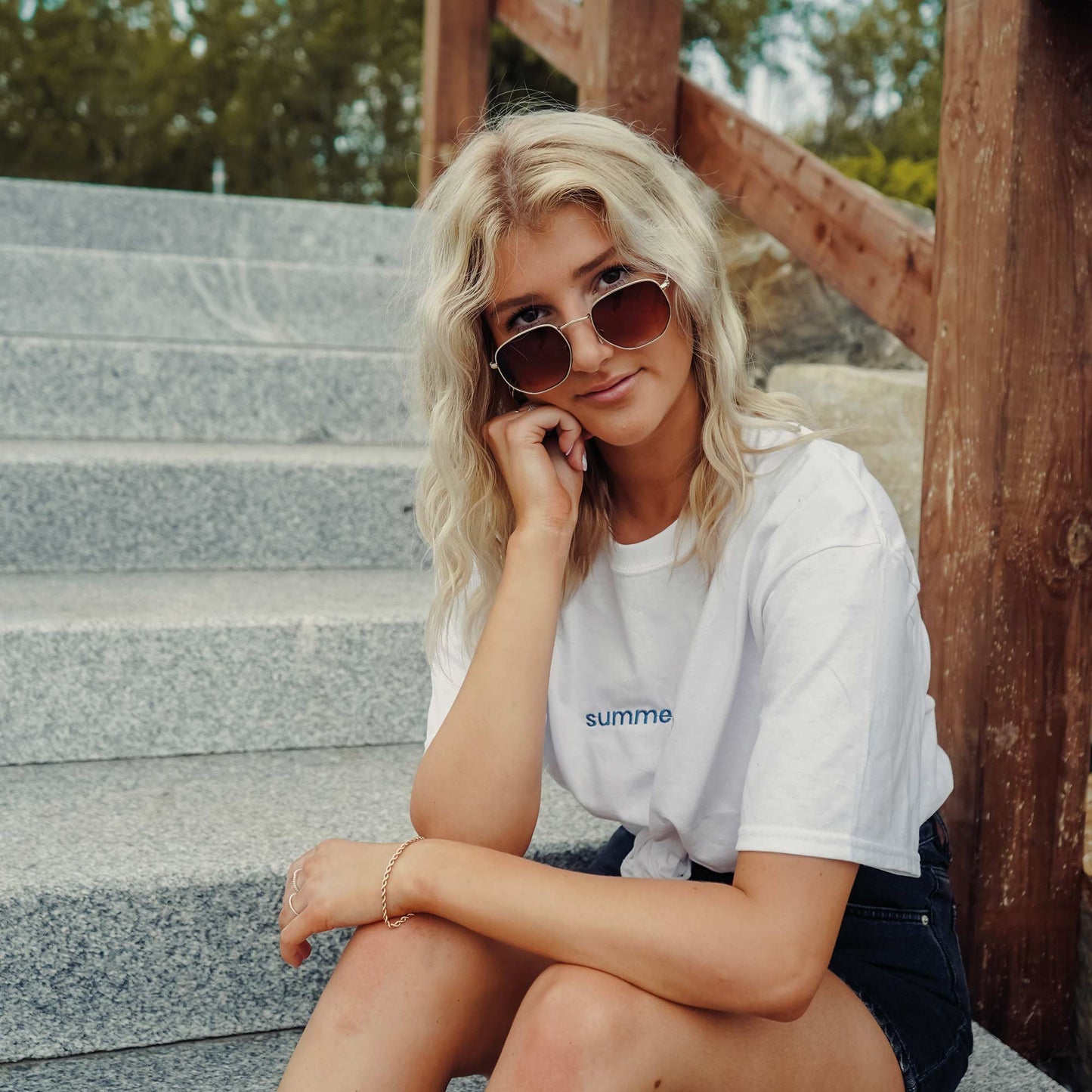 T-shirt "Summer Fling" brodé