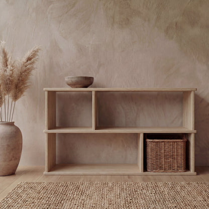Horizontal bookshelf in white oak