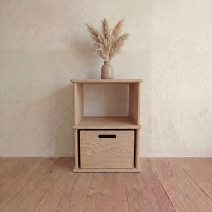 Nightstand bookshelf in white oak