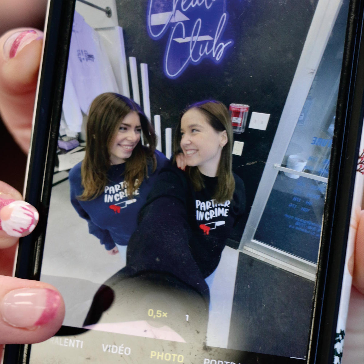 Crewneck "Partner in Crime" brodé