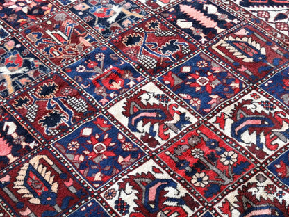 Persian Bakhtiari Rug | 5' 1" x 9' 6"
