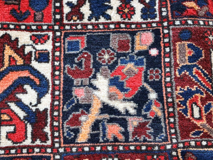 Persian Bakhtiari Rug | 5' 1" x 9' 6"