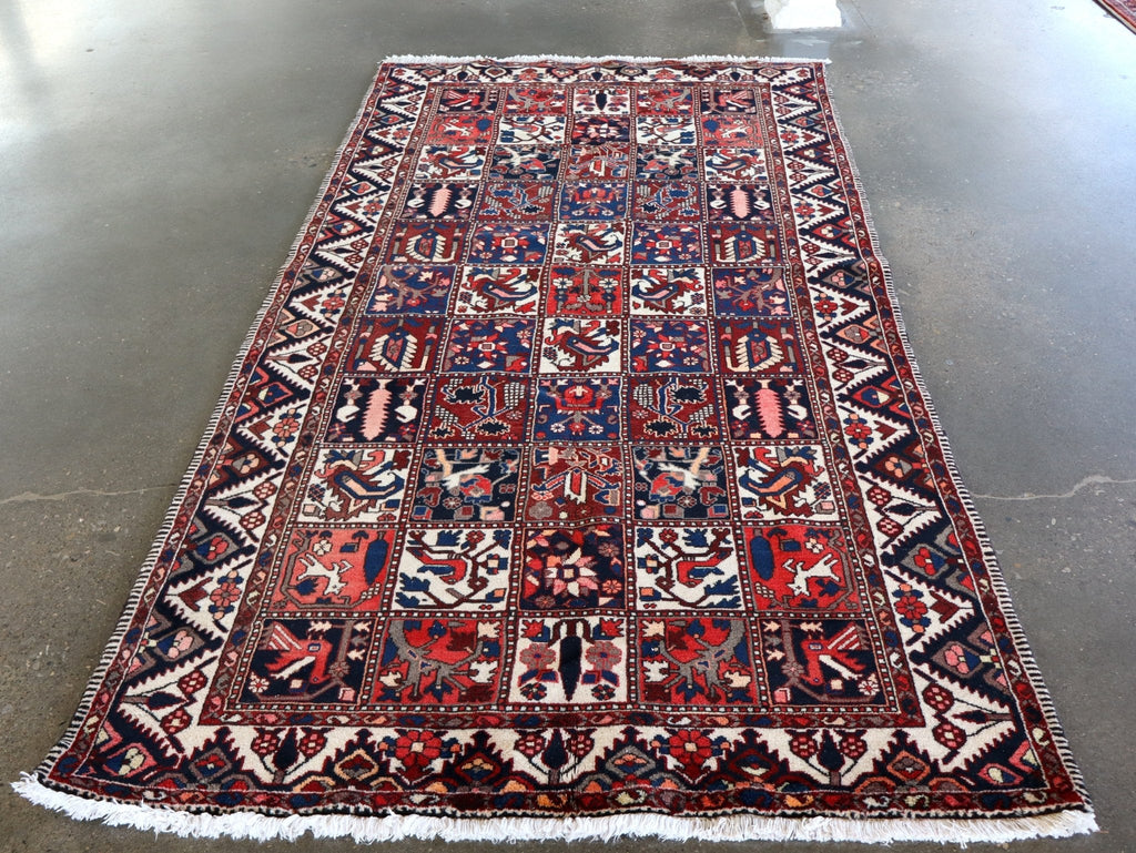 Persian Bakhtiari Rug | 5' 1" x 9' 6"