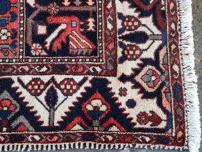 Persian Bakhtiari Rug | 5' 1" x 9' 6"