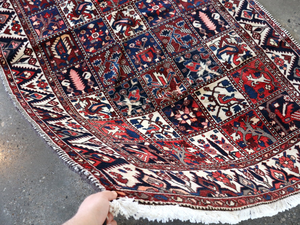 Persian Bakhtiari Rug | 5' 1" x 9' 6"