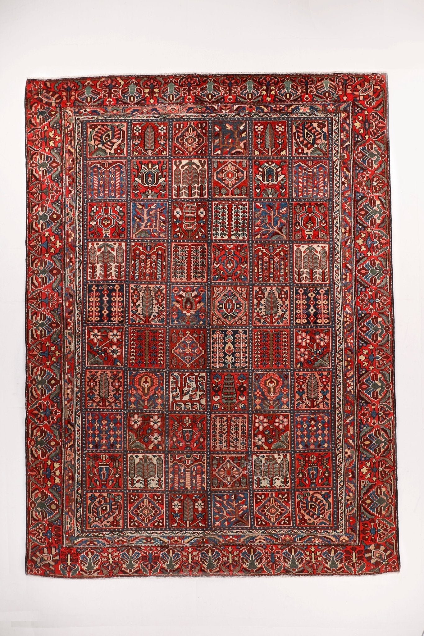Persian Bakhtiari Rug | 8' 6" x 12' 6"