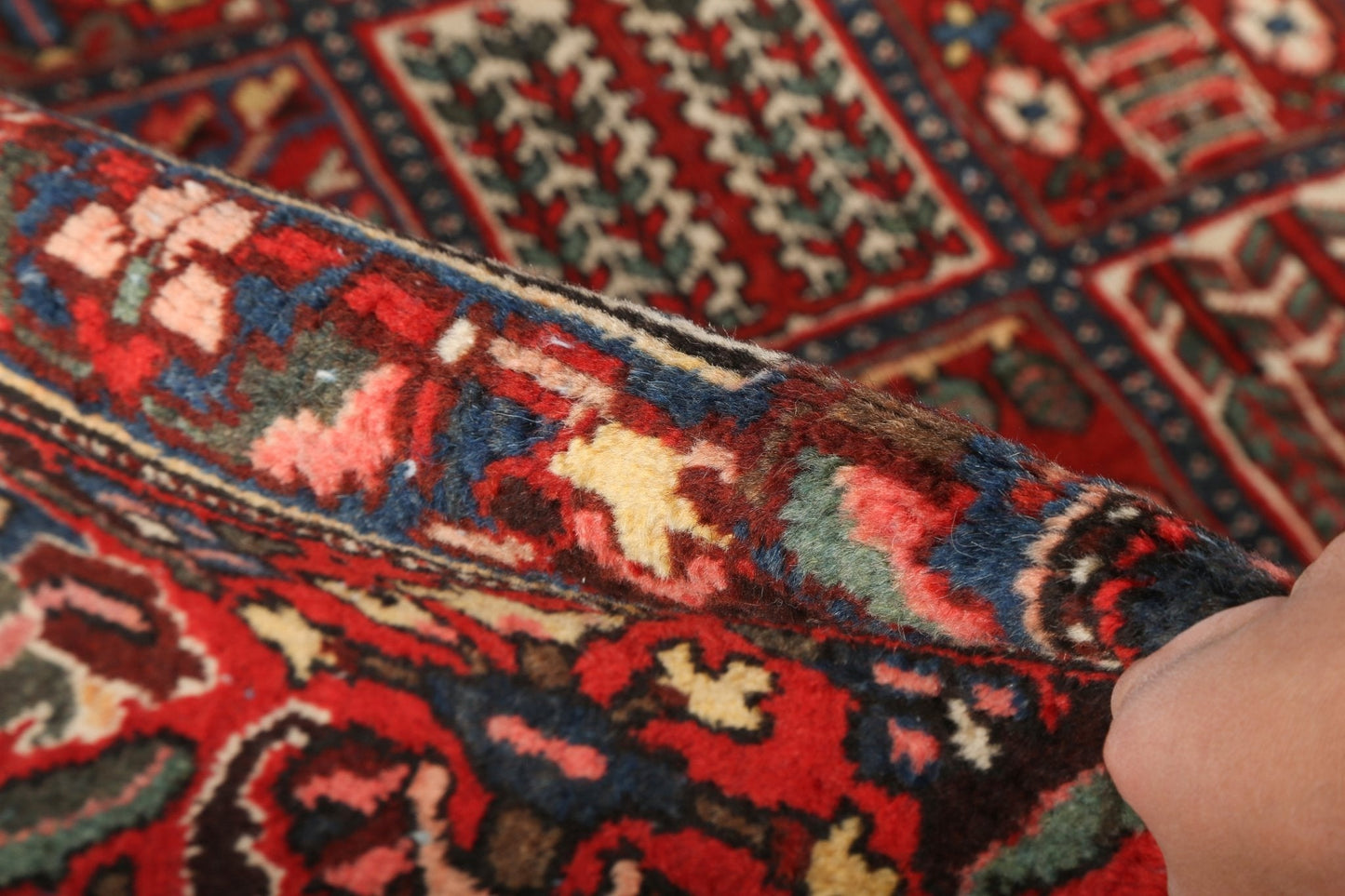 Persian Bakhtiari Rug | 8' 6" x 12' 6"