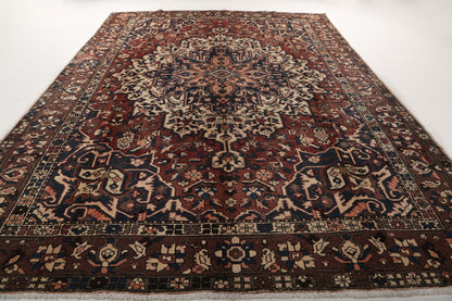 Persian Bakhtiari Rug | 9' 10" x 12' 9"