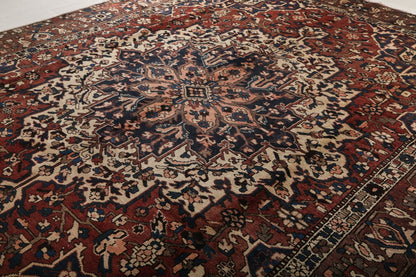 Persian Bakhtiari Rug | 9' 10" x 12' 9"