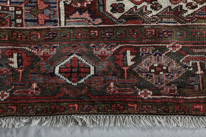 Persian Heriz Rug | 7' 5" x 10' 10"
