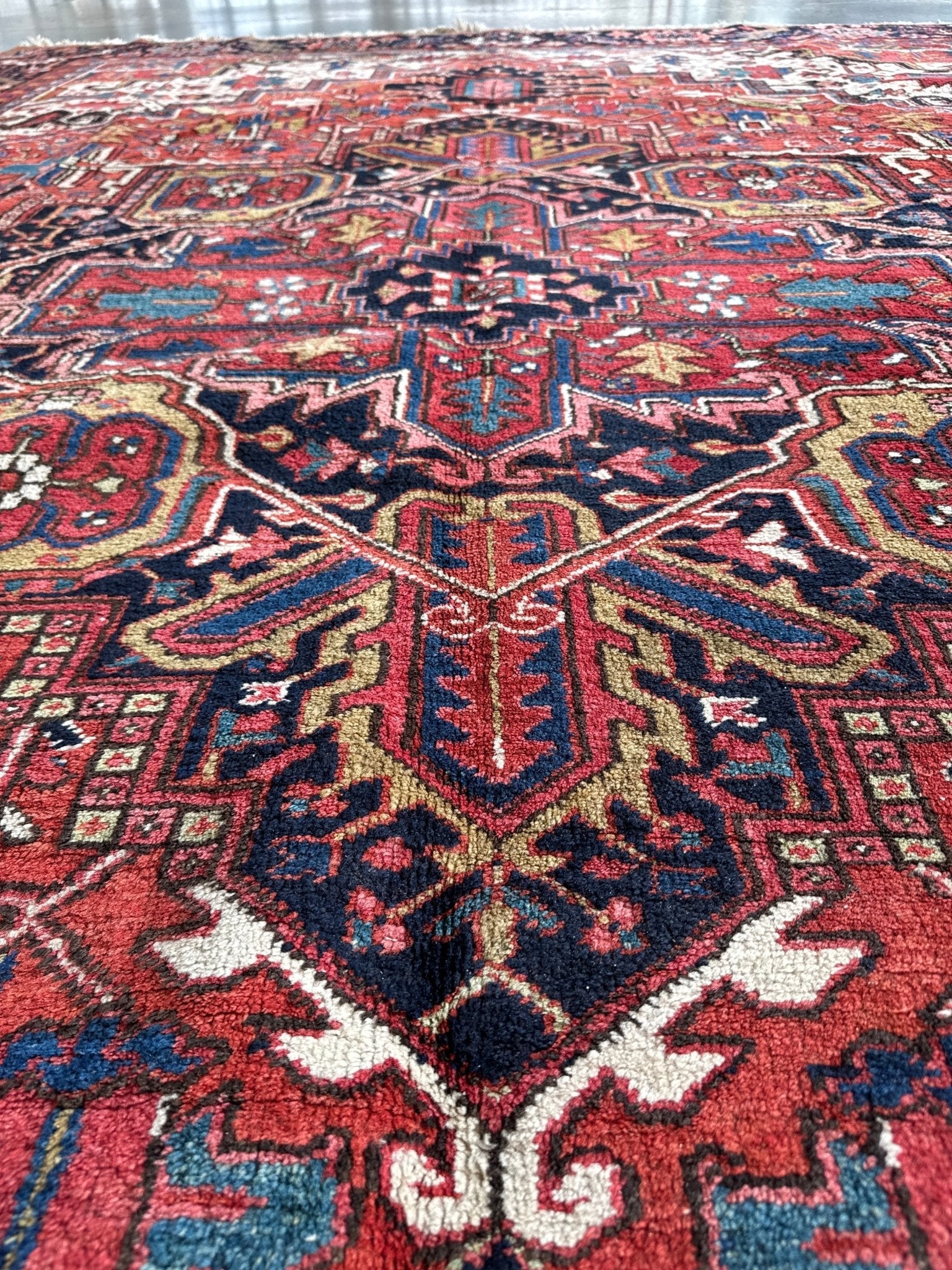 Persian Heriz Rug | 8' 3" x 12' 6"