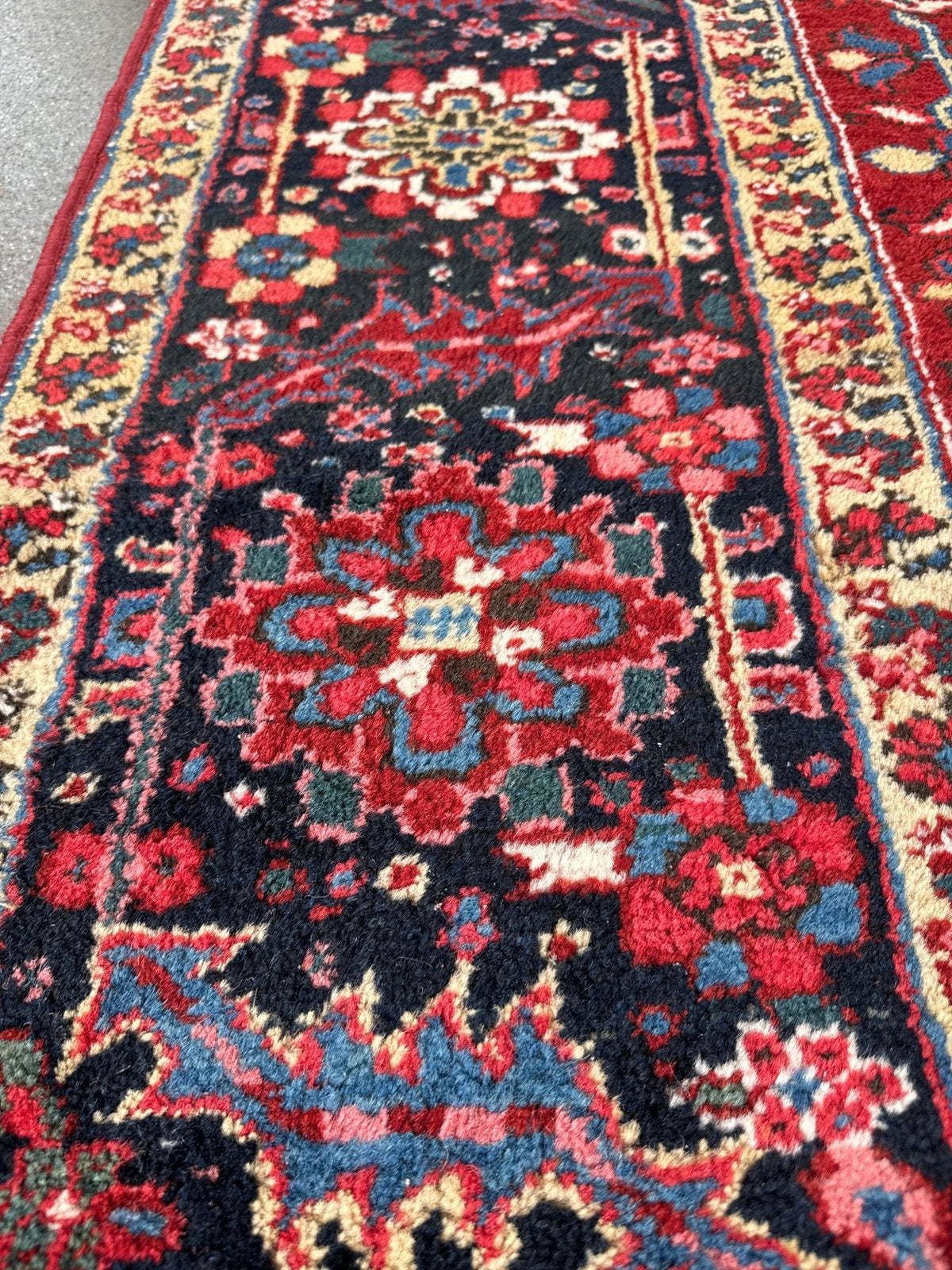 Persian Heriz Rug | 8' 3" x 12' 6"