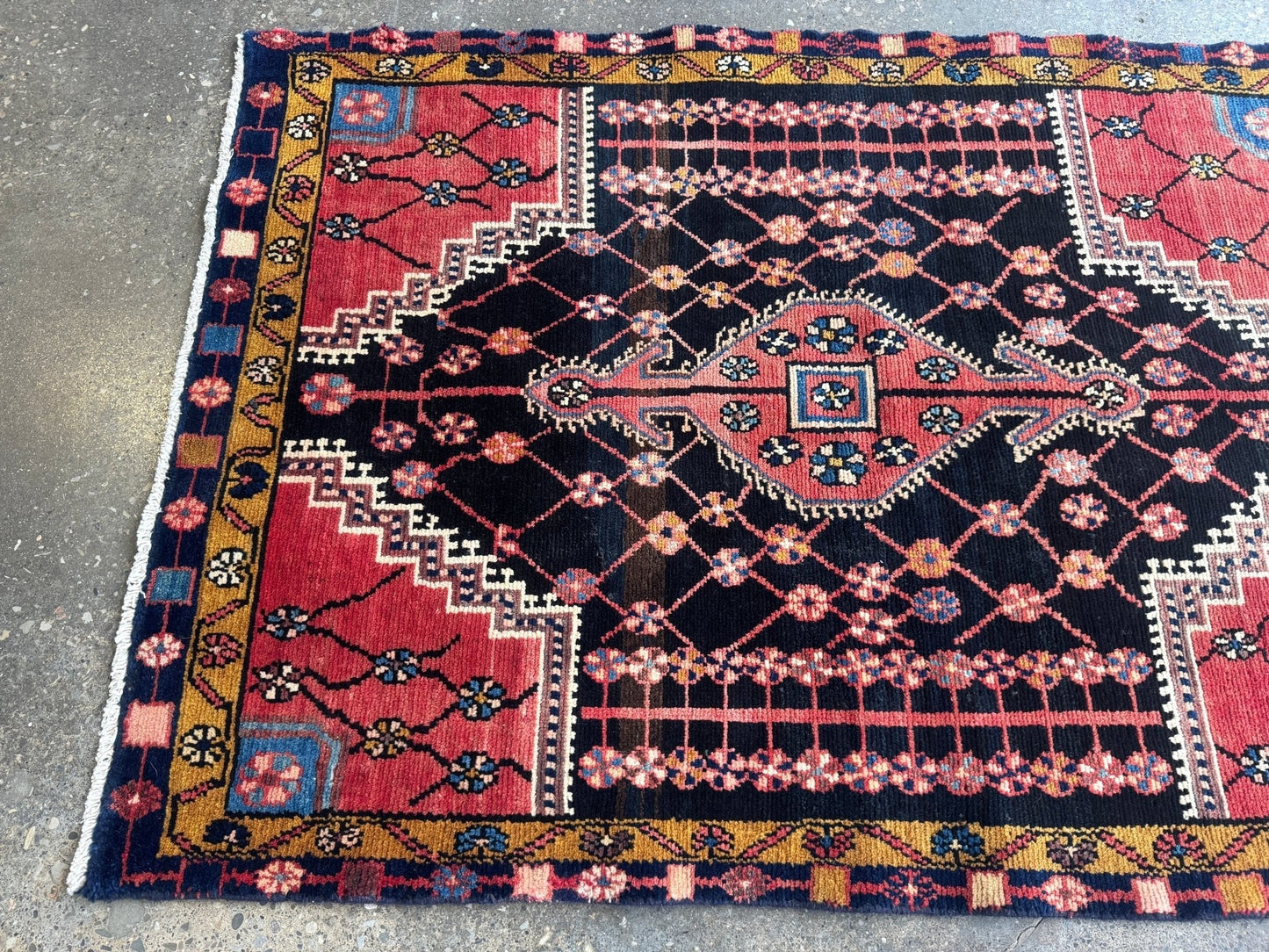 Persian Jozan Rug | 3' 3" x 4' 6"