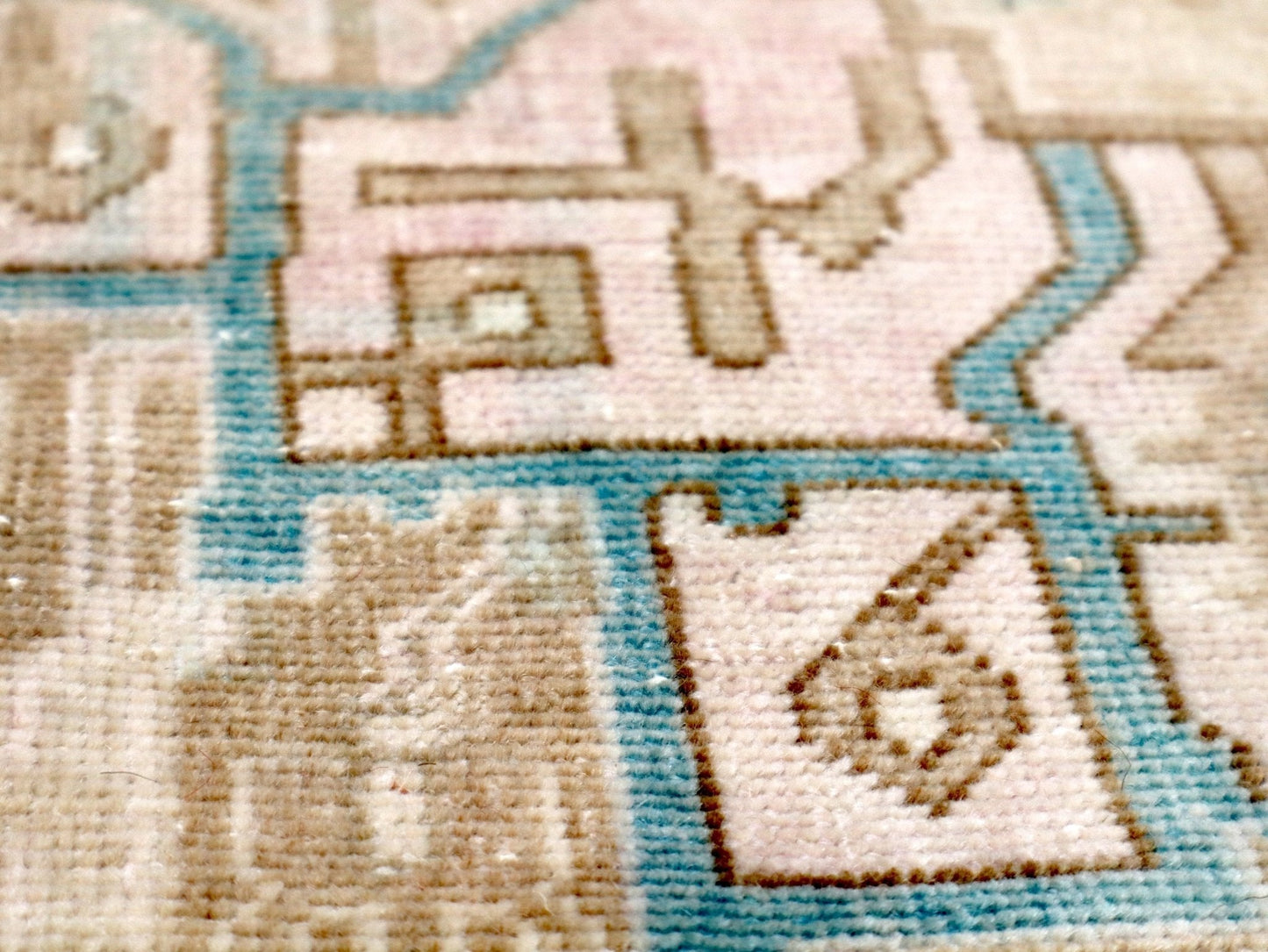 Persian Nahavand Rug | 5' 1” x 9' 4"