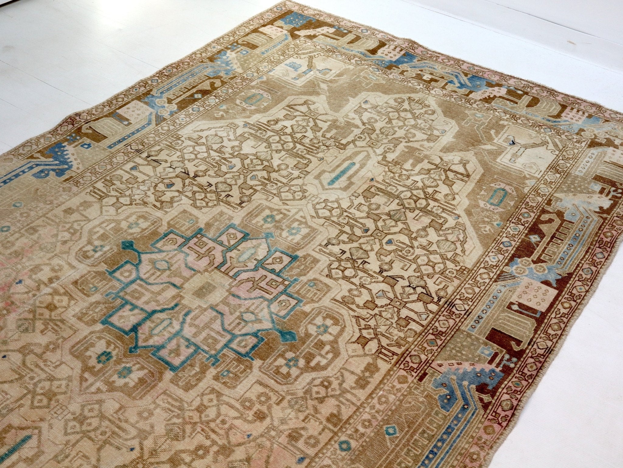 Persian Nahavand Rug | 5' 1” x 9' 4"
