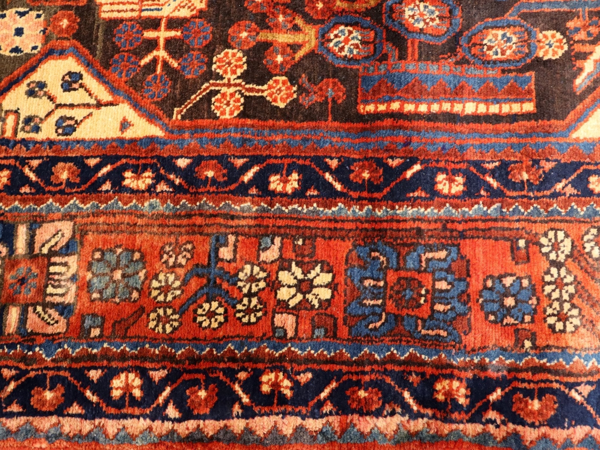 Persian Nahavand Rug | 5' 5” x 9' 7"