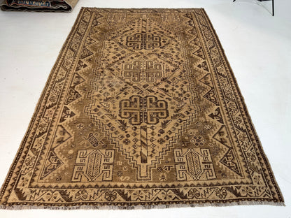 Persian Shiraz Rug | 5' 5” x 7' 11"