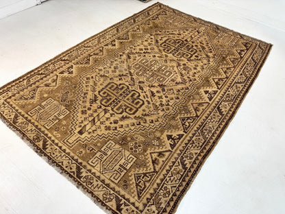 Persian Shiraz Rug | 5' 5” x 7' 11"
