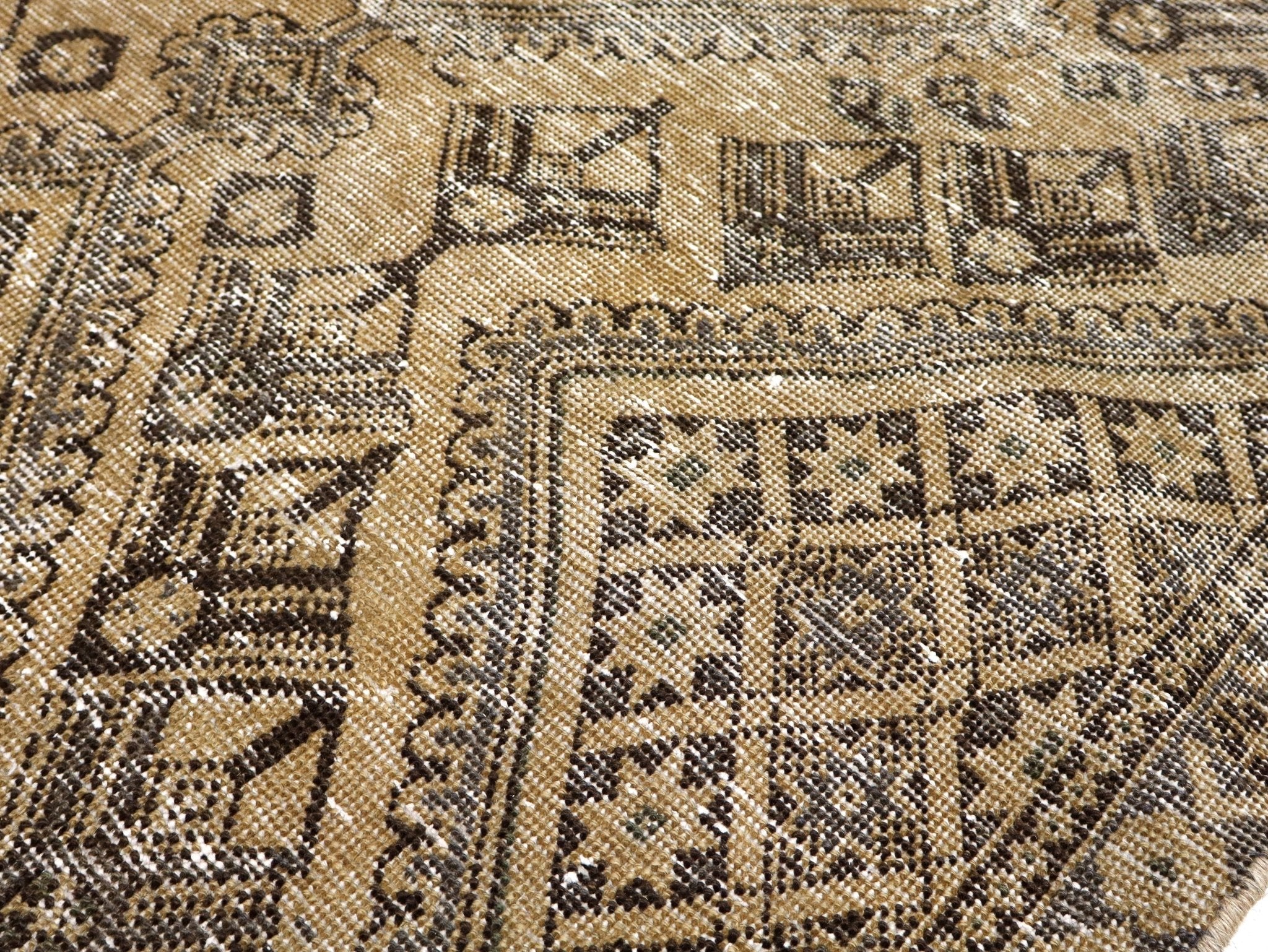 Persian Sirjan Rug | 6' 8” x 9' 11"