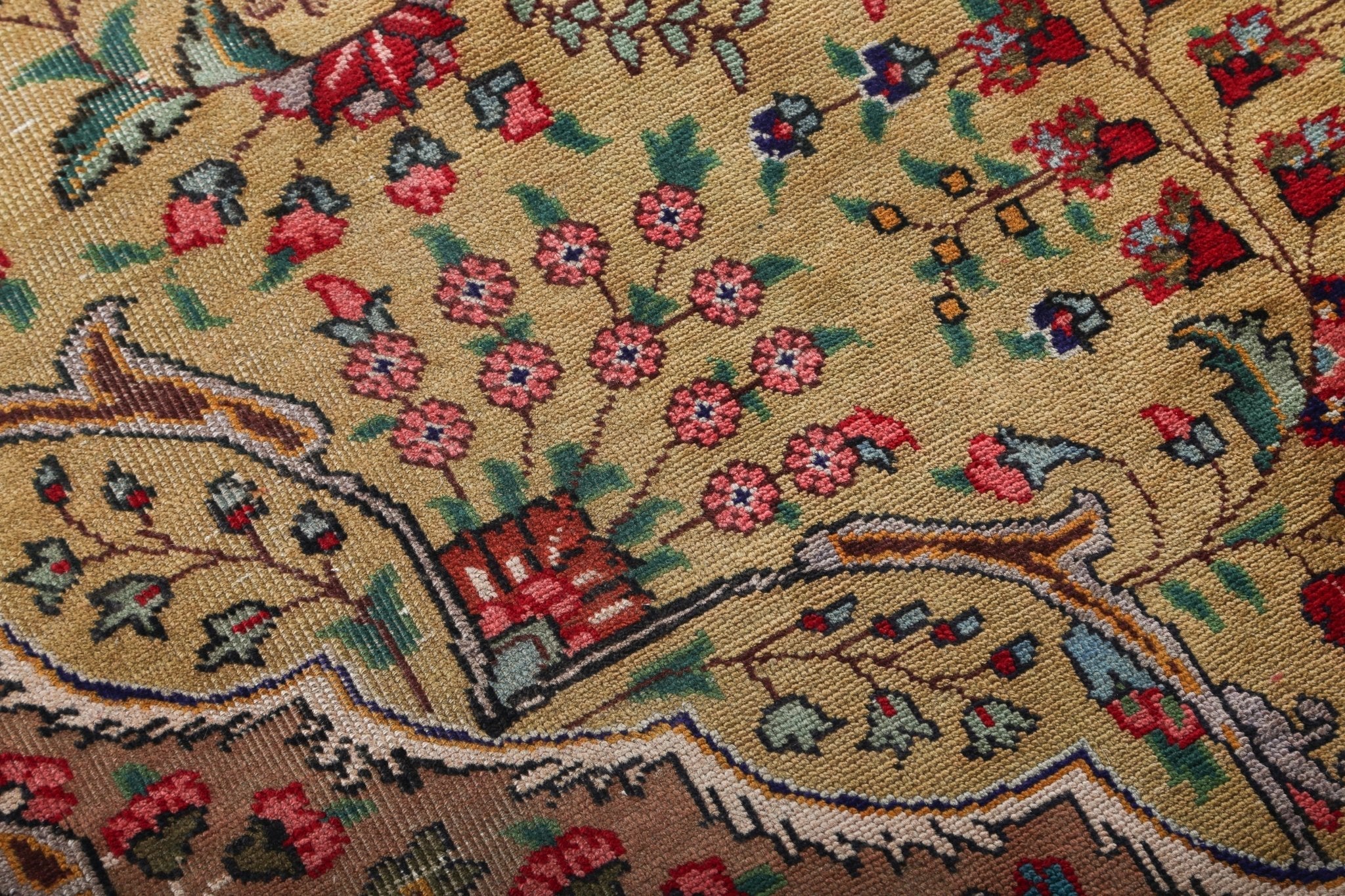 Persian Tabriz Rug | 7' 5" x 10' 8"