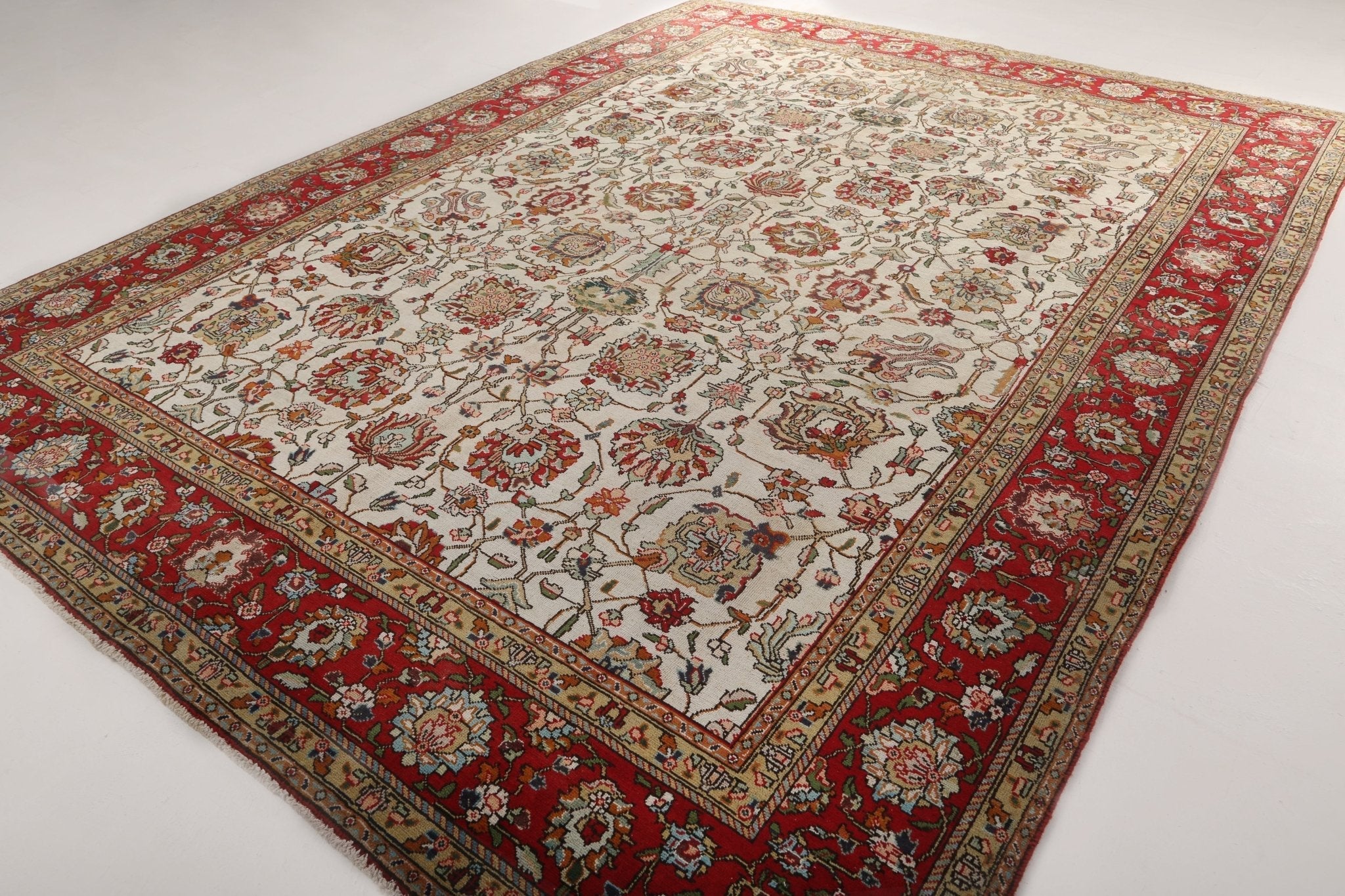 Persian Tabriz Rug | 9' 5" x 12' 10"