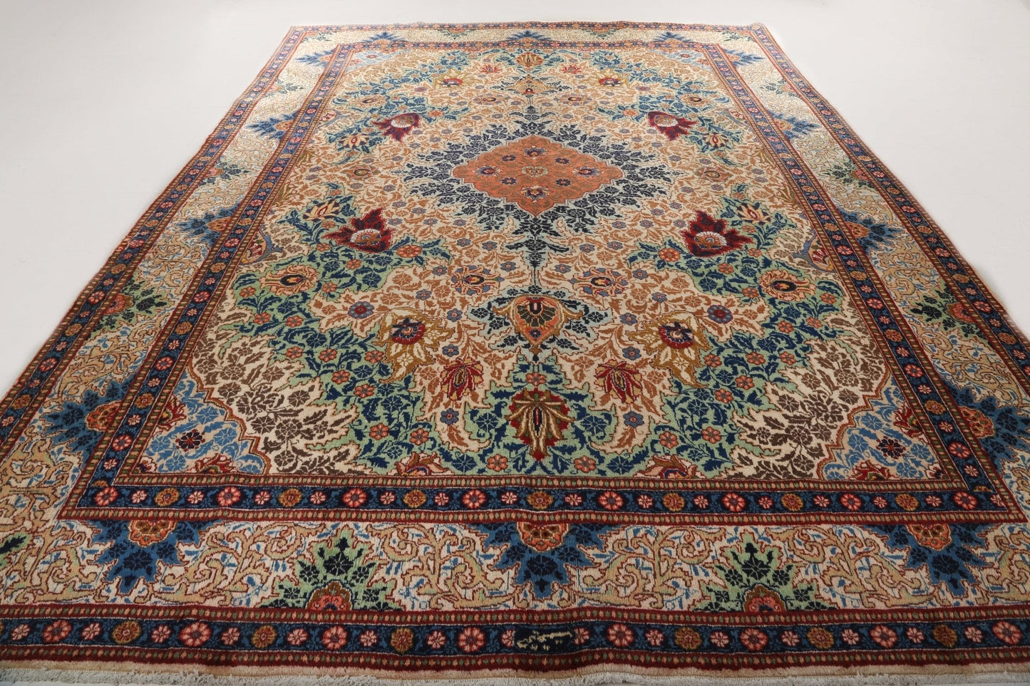 Persian Tabriz Rug | 9' 5" x 12' 8"