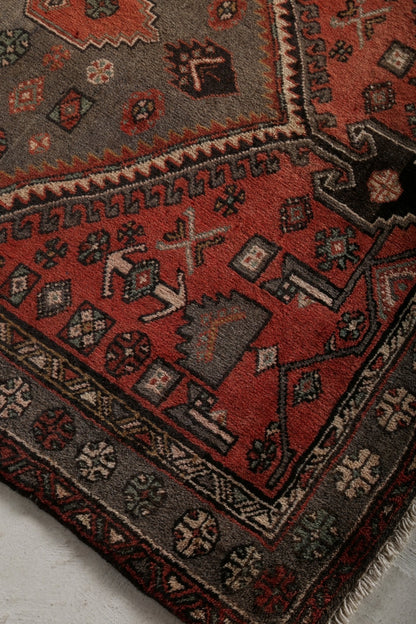 Persian Zanjan Rug | 4' 3" x 7' 10"