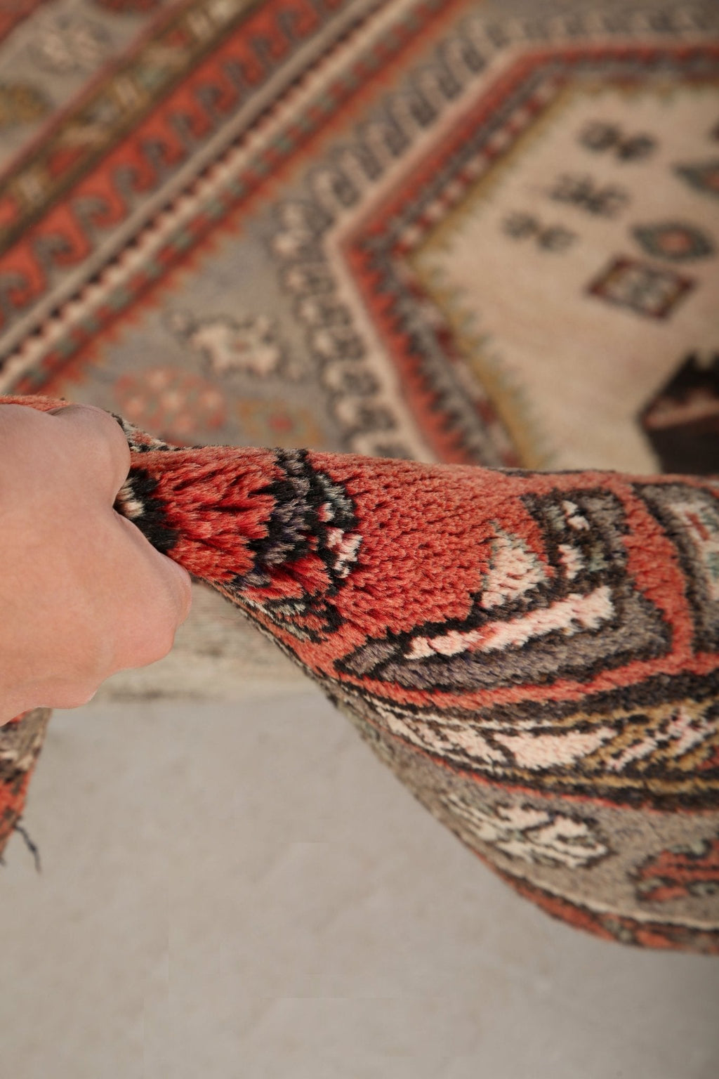 Persian Zanjan Rug | 4' 3" x 7' 10"