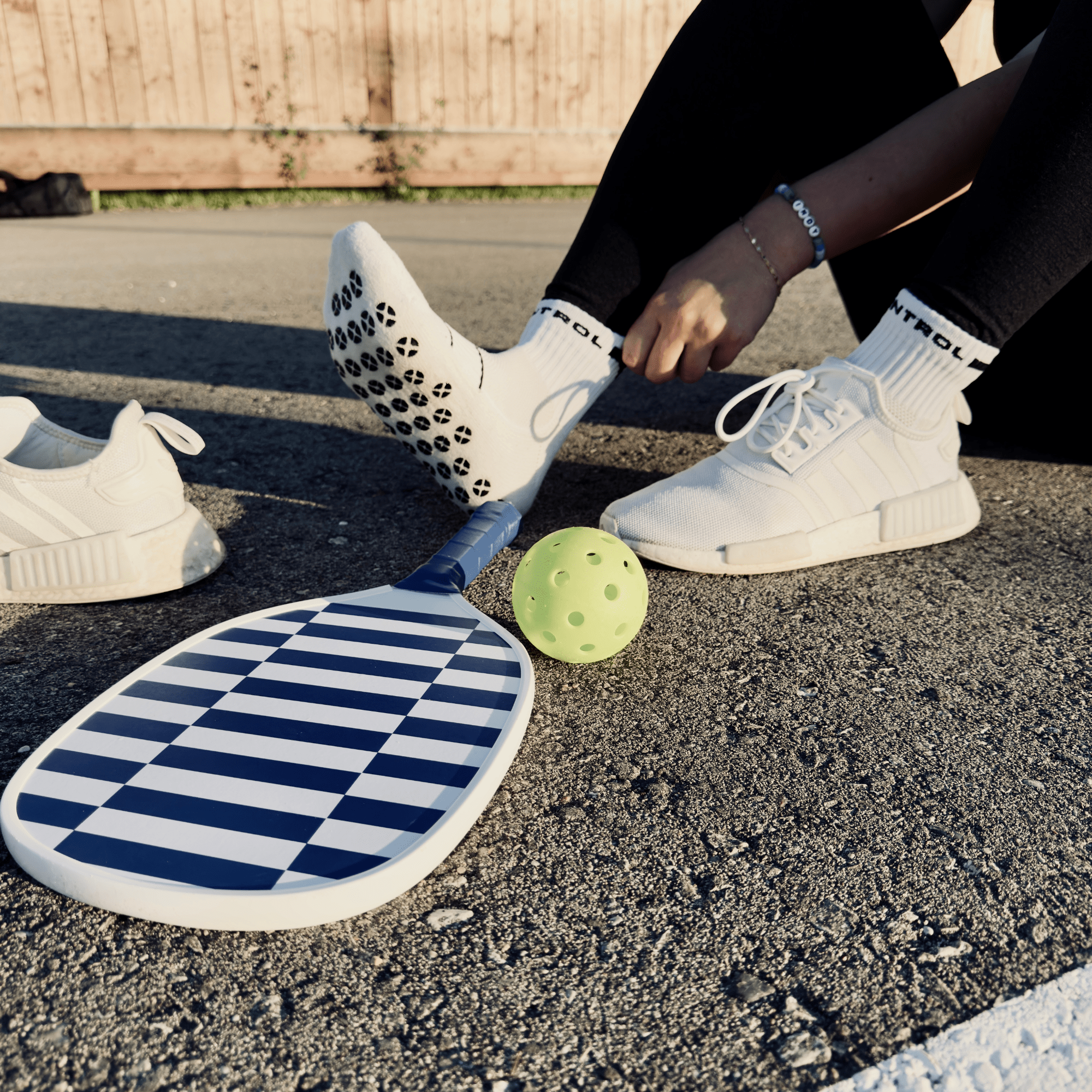 Quarter Pro - White