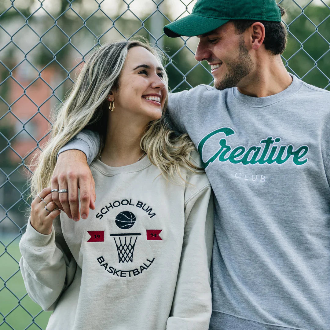 Crewneck "School Bum Basketball" brodé