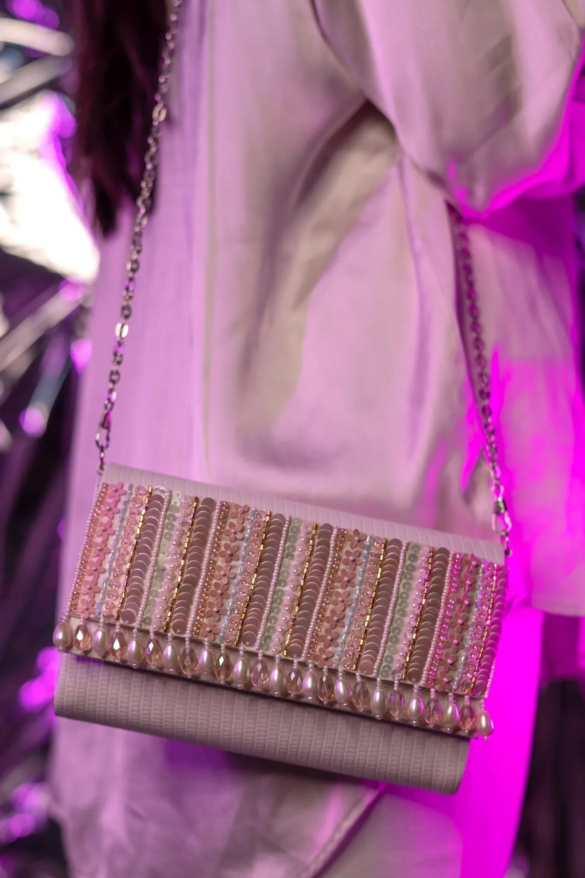 SHYLA HANDHELD CLUTCH - Products Added