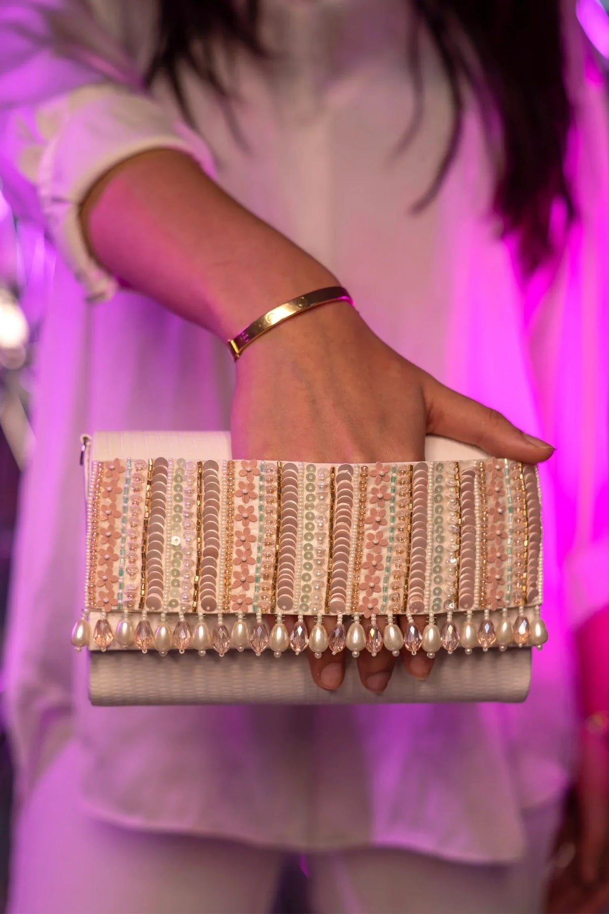 SHYLA HANDHELD CLUTCH - Products Added