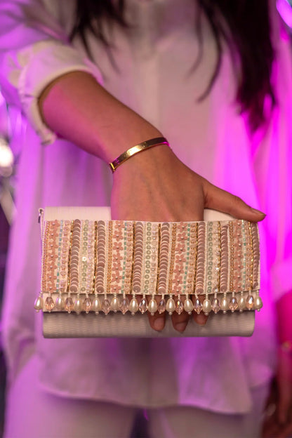 SHYLA HANDHELD CLUTCH - Products Added