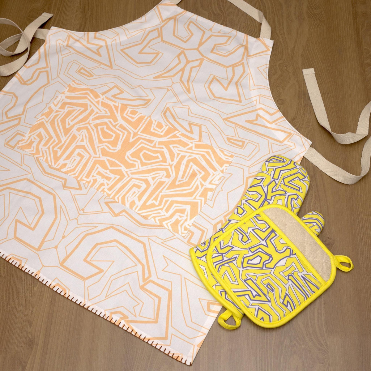 Squiggles: Simply Uh-Mazing Aprons