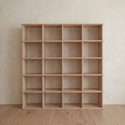 Cube bookshelf in white oak